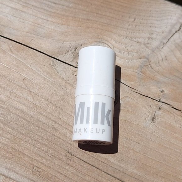 Foundation stick - Picture 1 of 4